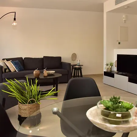 Georgia Court & Seaview Apartment *