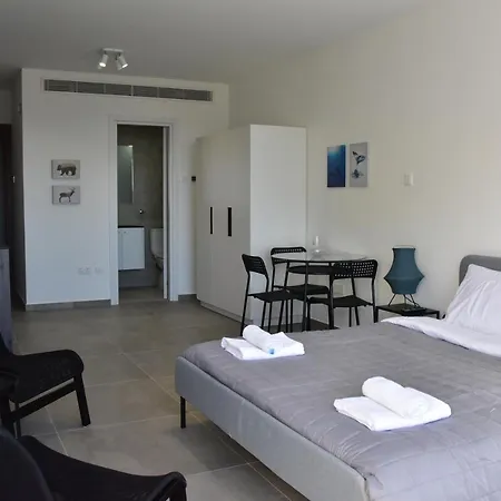 Georgia Court & Seaview Apartment *